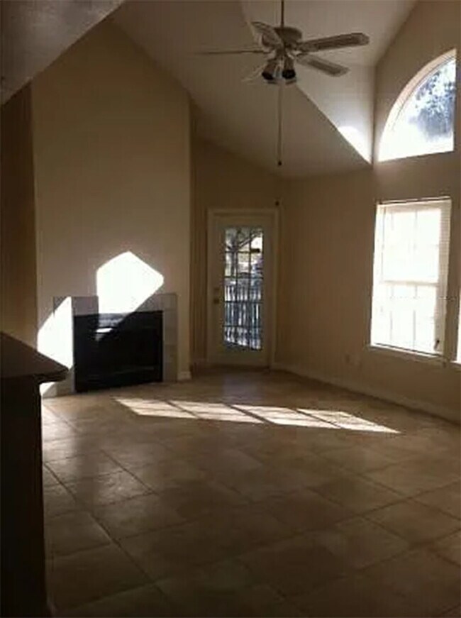 Building Photo - 6184 Westgate Dr
