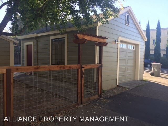 Building Photo - 2 br, 1 bath House - 144 Piper Street