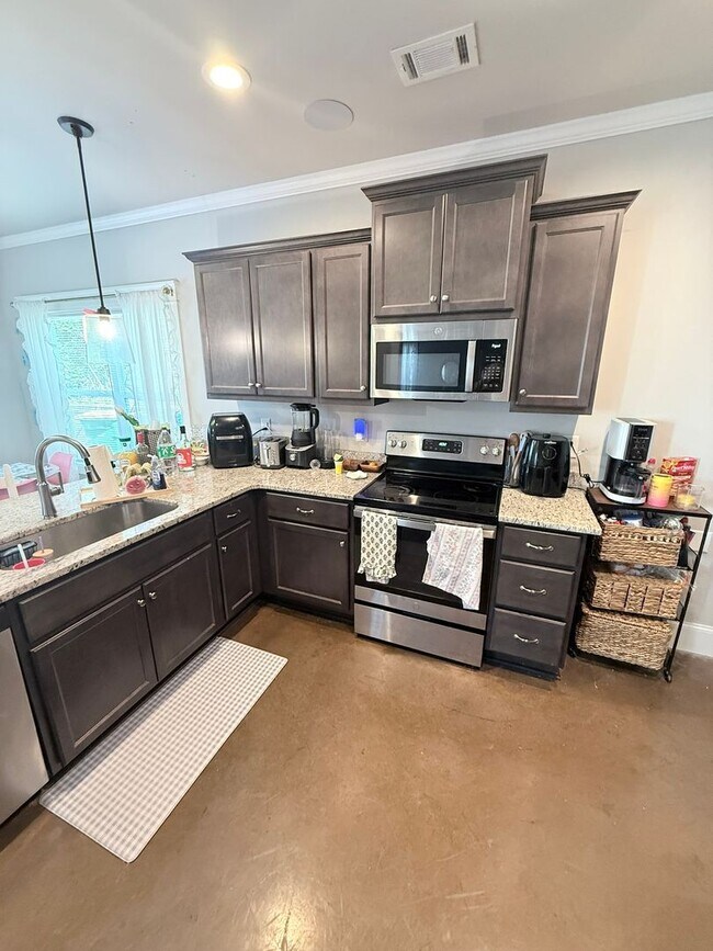 Foto del edificio - 4 BR/ 4BA Home Located on MLK