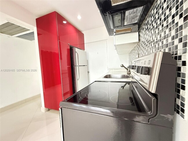 Building Photo - 1408 Brickell Bay Dr