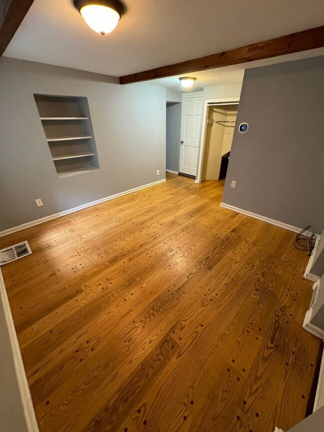 Building Photo - THREE BEDROOM HOME in Salisbury Schools