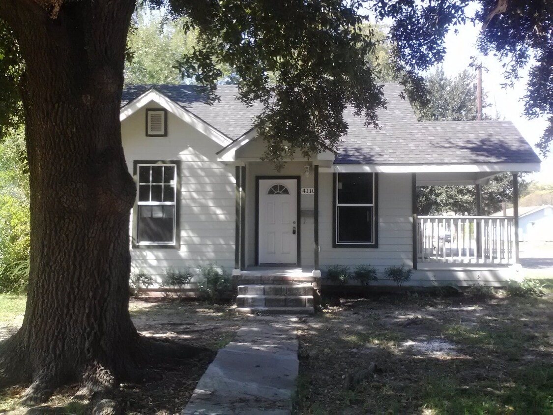 Primary Photo - 4110 Ector Ave