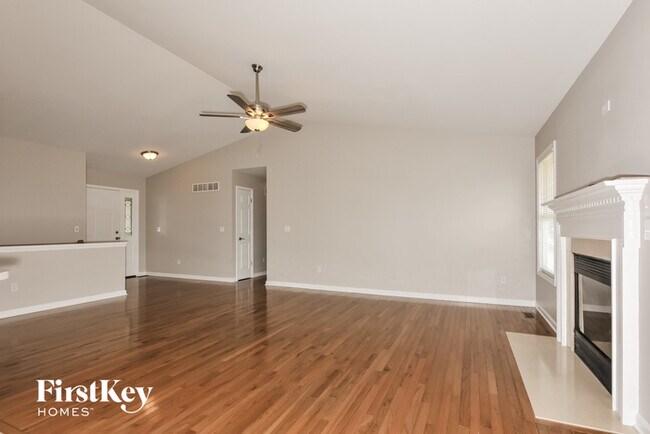 Building Photo - 1405 Sportsmans Ct