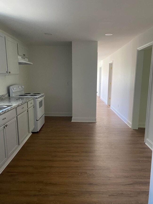 Building Photo - 105 Gauthier Rd