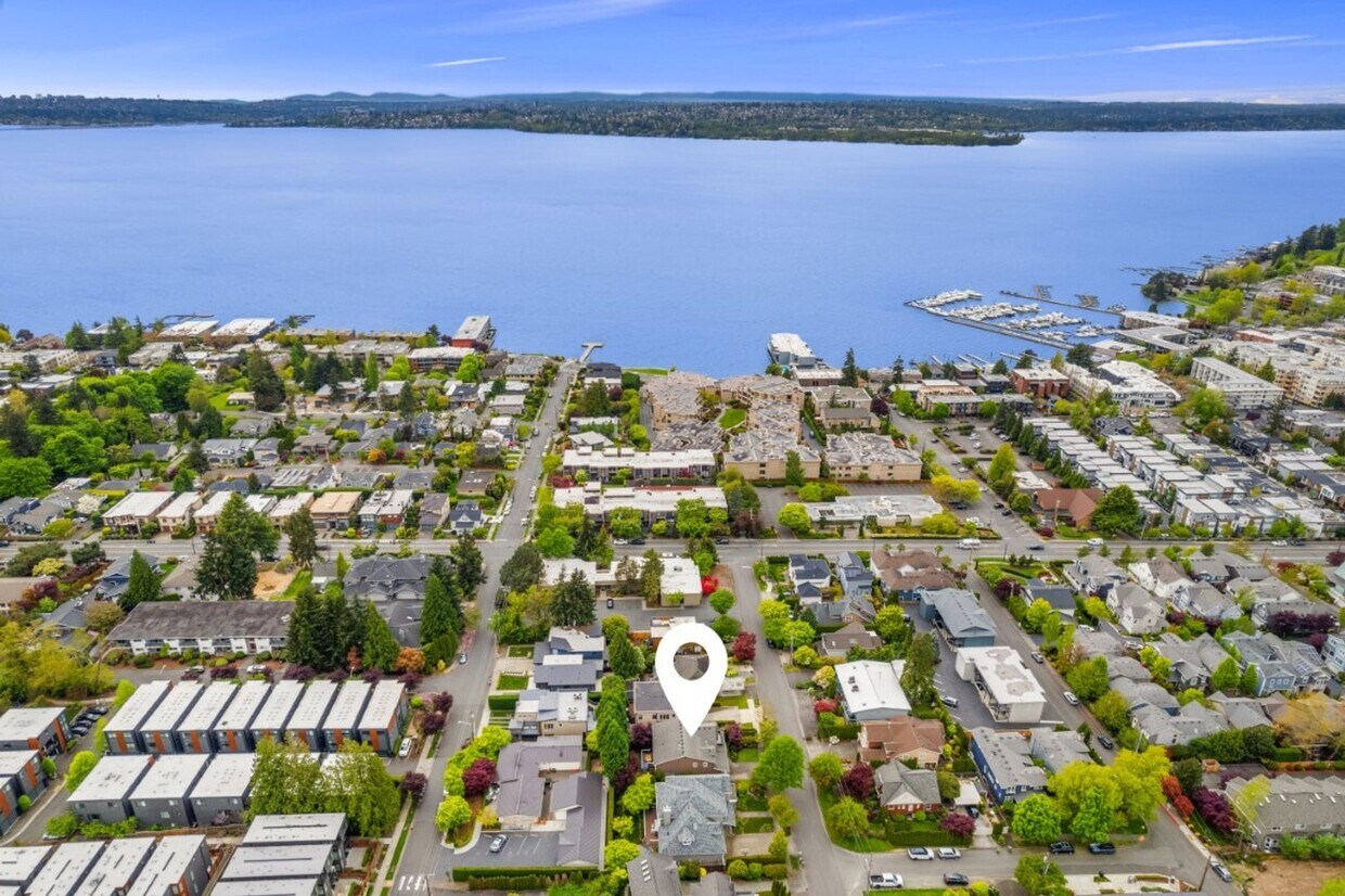 Foto principal - 4Bd/2.5Ba Kirkland Home
