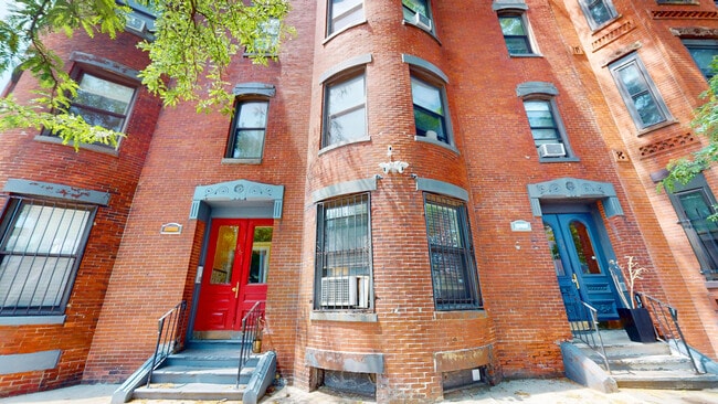 Building Photo - 88 Hammond St