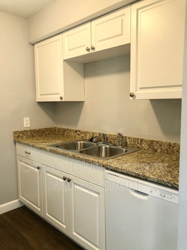 Photo - 4710 1/2 4th Ave S House