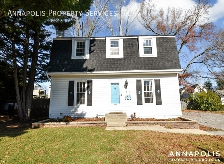 Primary Photo - 1011 Hyde Park Dr