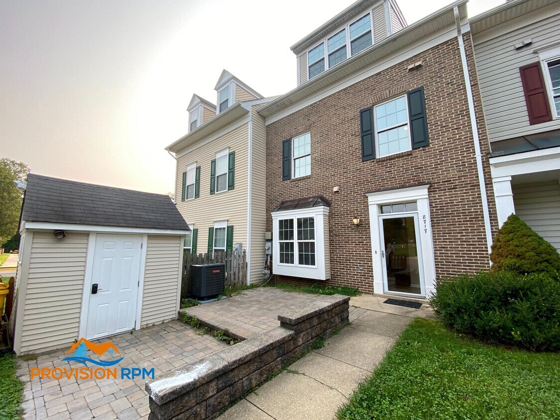 Foto principal - 8717 Autumn Ridge Ct
