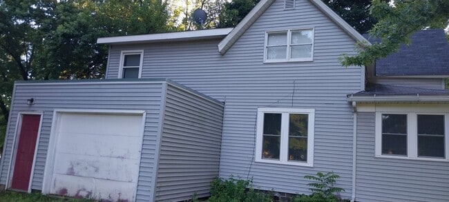 Building Photo - 174 4th Ave