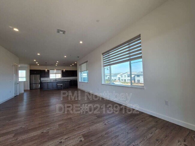 Foto del edificio - 2466 Shore Vis