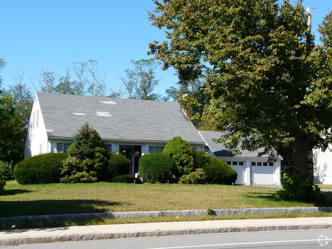 411 S Main St, Randolph, MA 02368 Apartments in Randolph, MA