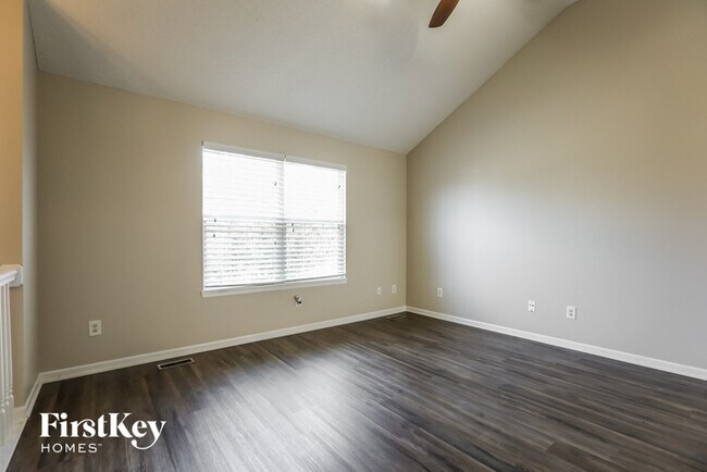 Building Photo - 11101 N McKinley Ave