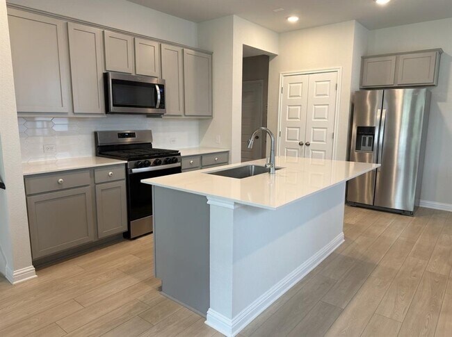 Building Photo - 8311 Springsteen Dr