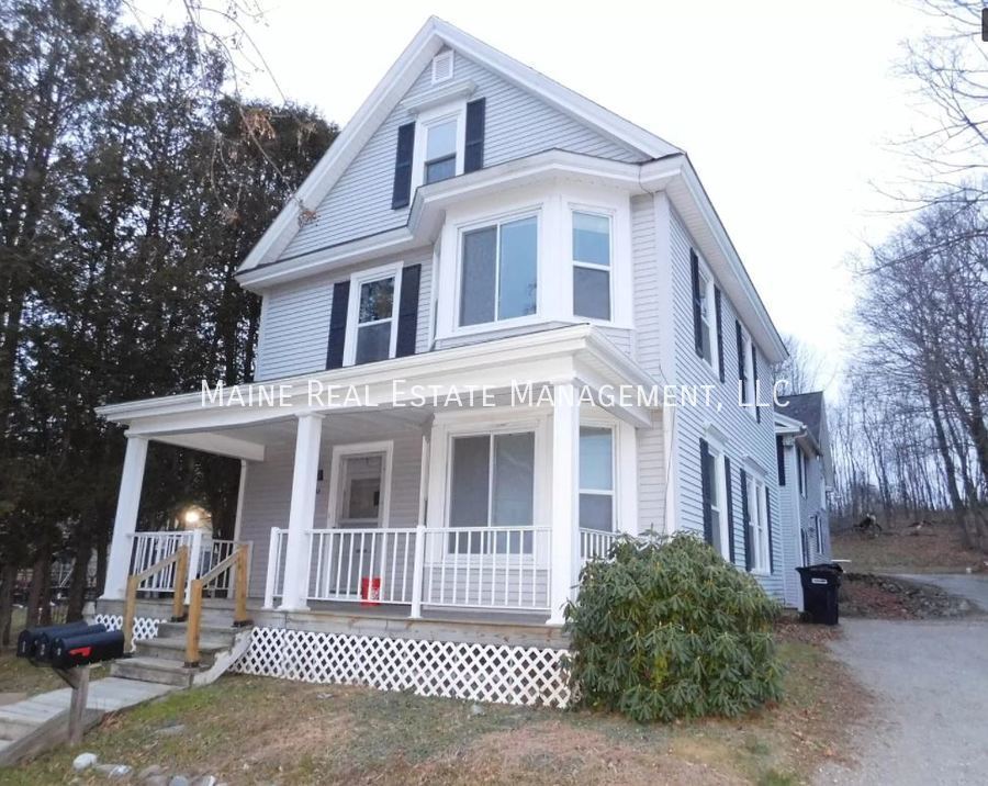 Primary Photo - 32 Cottage St