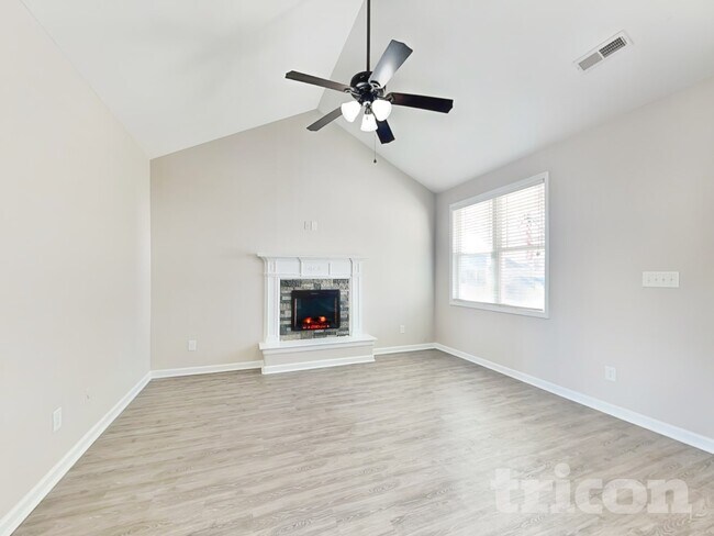 Foto del edificio - 2403 King Malcolm Ln