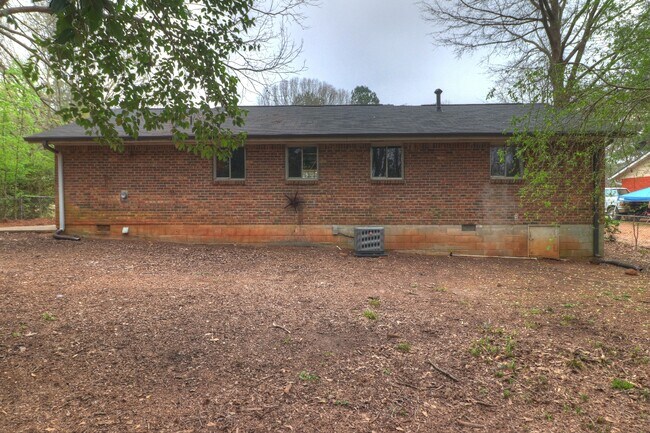 Building Photo - 8075 Attleboro Dr