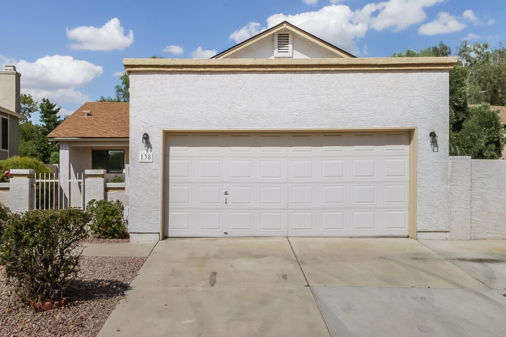 Foto principal - 921 S Val Vista Dr