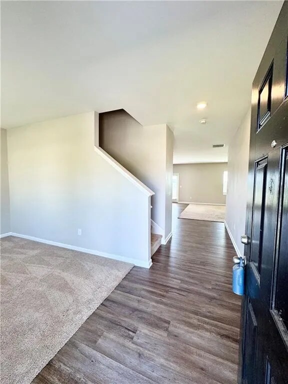 Foto del edificio - Corner-Lot Luxury Living in Bridlewood Far...