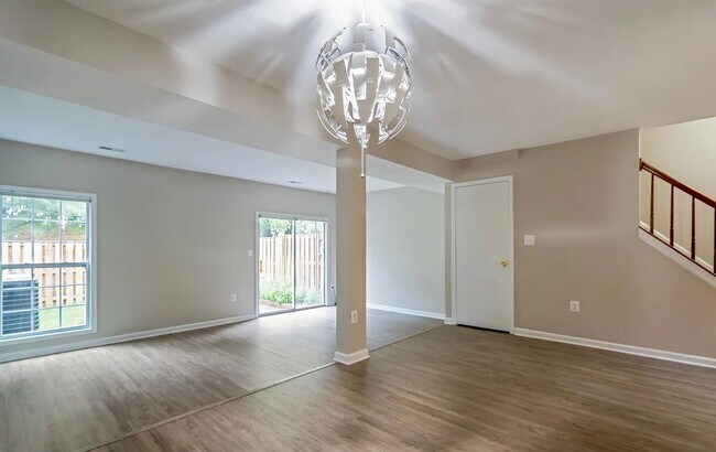 Foto del edificio - Lovely 3 BR/2.5 BA Townhome in Silver Spring!