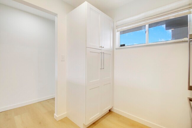 Foto del edificio - 2770 South Dr