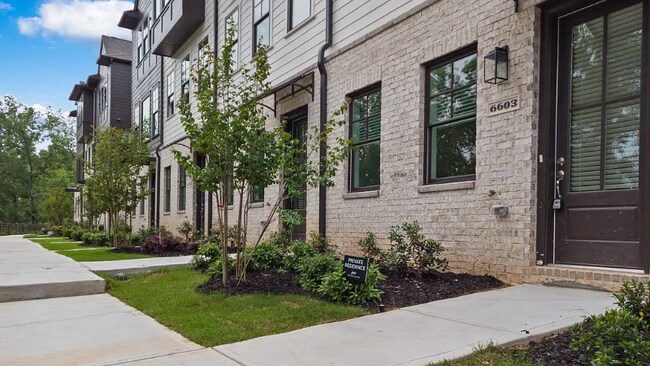 Foto del edificio - 6603 Beacon Dr
