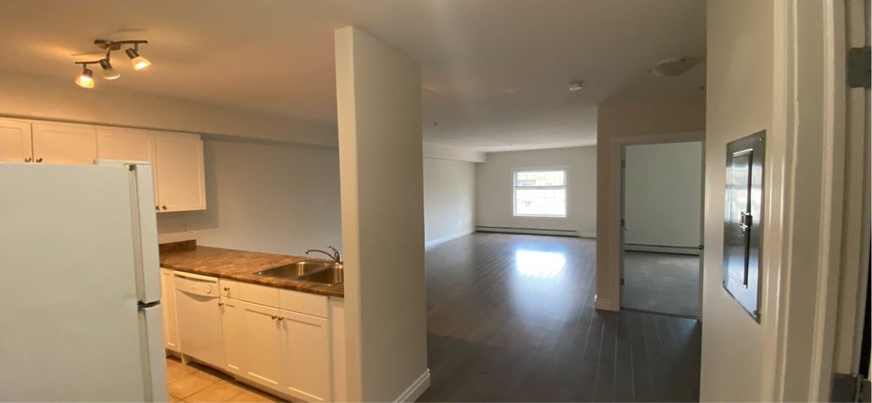 Primary Photo - 4910 50 St