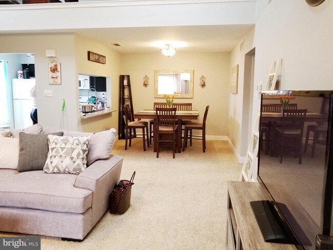 Building Photo - 2406B Shurlock Ct