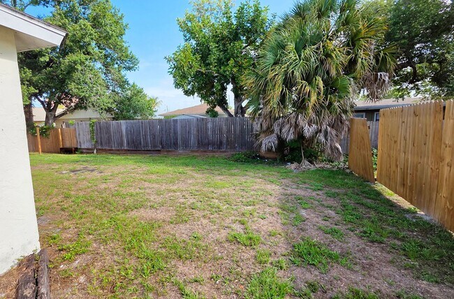 Photo - 2/1 Home in suberb location, pet friendly!