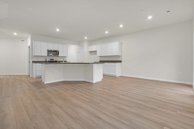 Foto del edificio - 5917 Hawkweed Dr