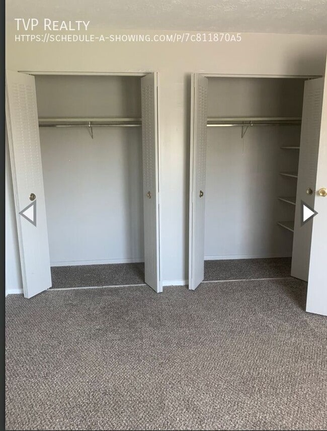 Building Photo - 123 Fox Hill Ln