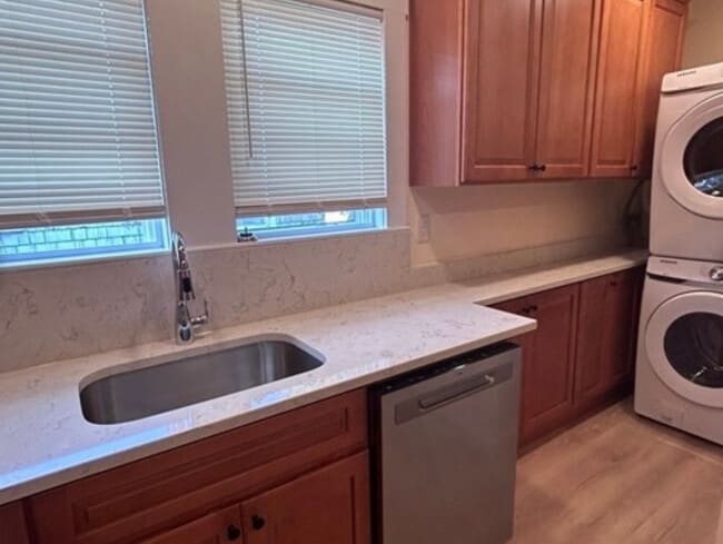 Building Photo - 31 Cummins Hwy