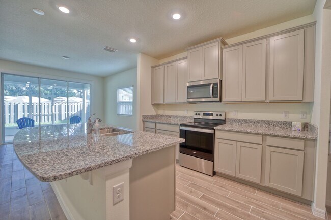 Foto del edificio - Beautiful 4 Bedroom 3 Bath Home in Arbor G...