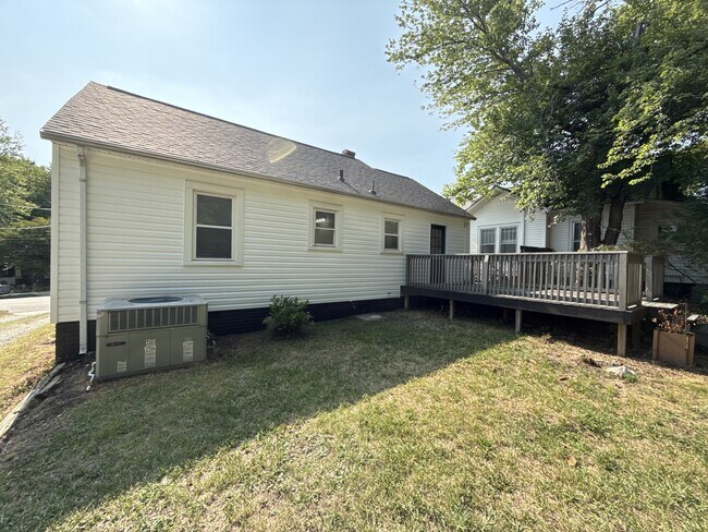 Building Photo - 913 Glenwood Ave
