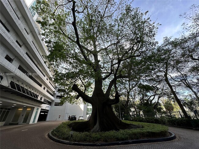 Foto del edificio - 1861 NW S River Dr