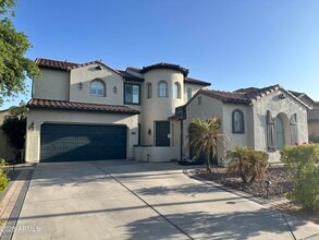 Building Photo - 419 W Balsam Dr