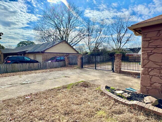 Building Photo - 3411 Emerald St