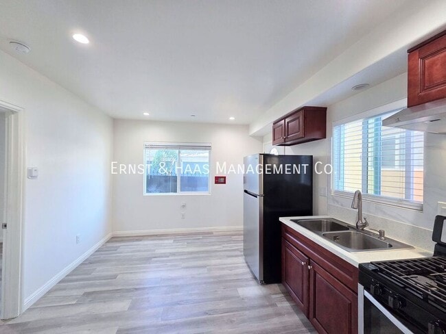 Building Photo - 1759 Cerritos Ave