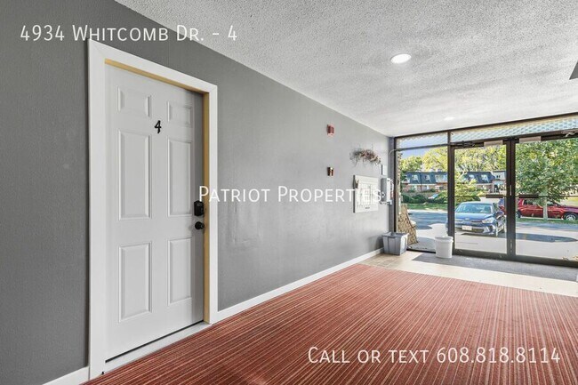 Building Photo - 2 bedroom/ 1 Bathroom