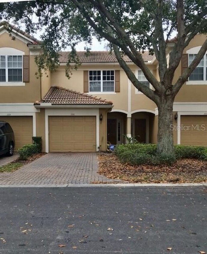 Foto principal - 2 bed 2.5 bath Townhome in Stonebridge Lak...