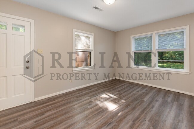 Foto del edificio - 1303 W 33rd St S