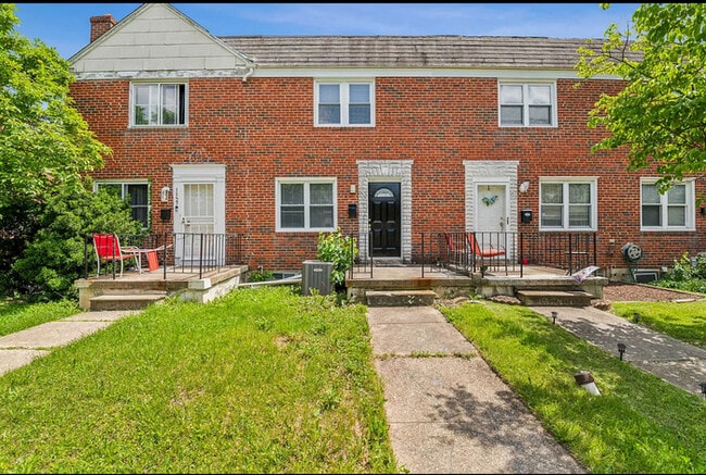 Building Photo - 3 Bedroom OPPORTUNITY AREA