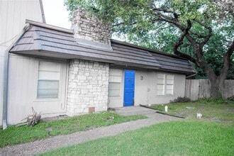 Building Photo - 709 Castle Ridge Rd