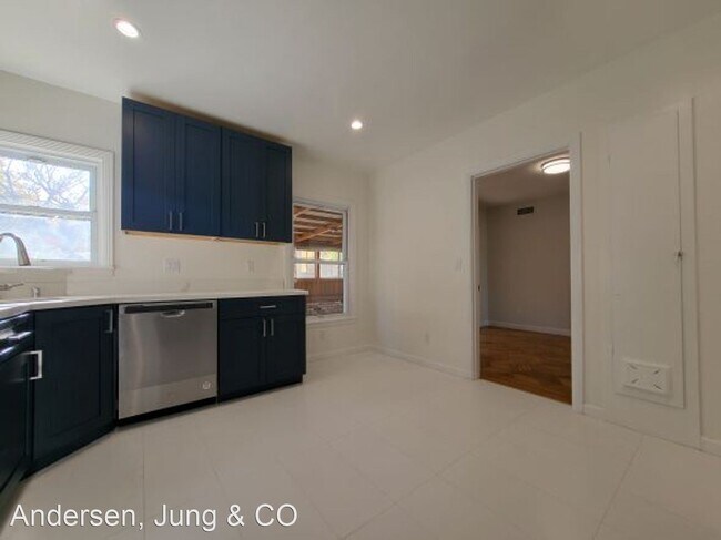Foto del edificio - 2 br, 2 bath House - 125 Burbank Ave