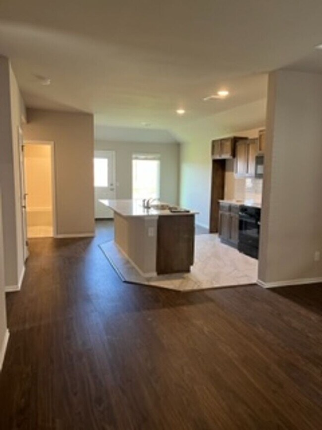 Building Photo - BRAND NEW HOME!