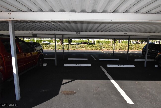 Foto del edificio - 5667 Rattlesnake Hammock Rd