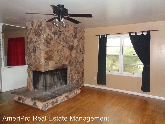 Building Photo - 3 br, 1 bath House - 3042 GRAND