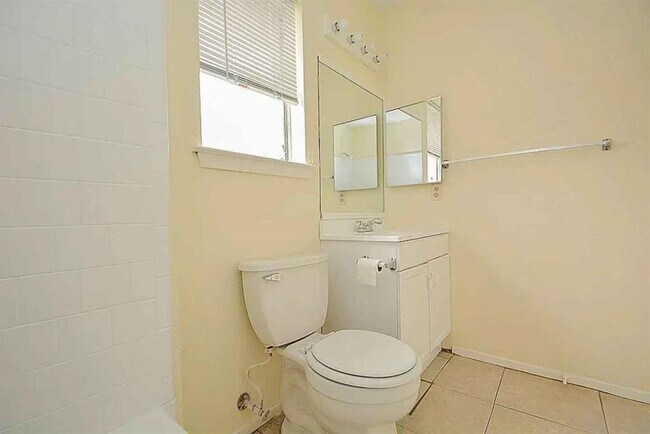 Foto del edificio - 10223 Gulfstream Ln