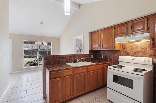 Building Photo - 1402 Shakespeare Ct