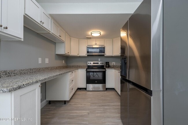 Building Photo - 3371 Thalia Rd